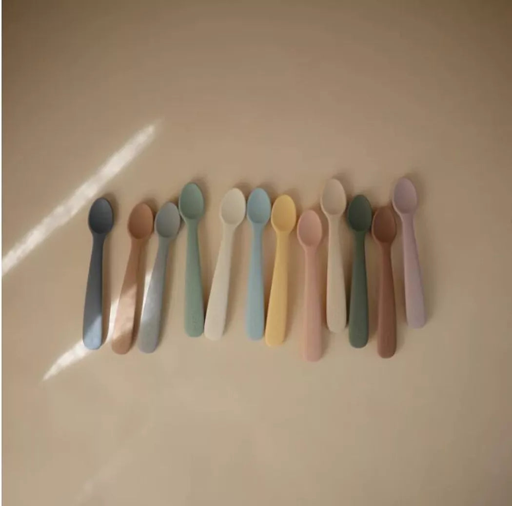 Lot de 2 Cuillères en Silicone pour bébé Coloris Stone / Cloudy Mauve